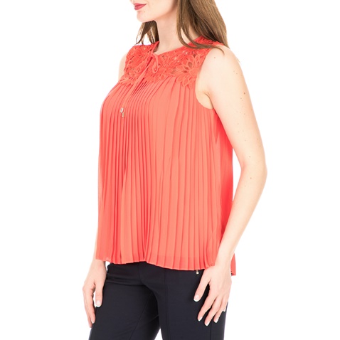 TED BAKER-Γυναικεία αμάνικη μπλούζα TED BAKER SHERBEY PLEATED κόκκινη