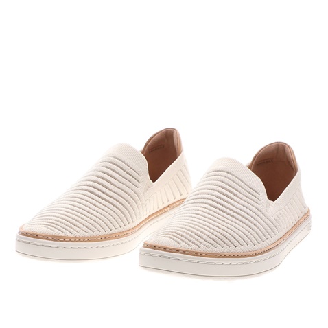 UGG-Γυναικεία slip on UGG Sammy Chevron λευκά