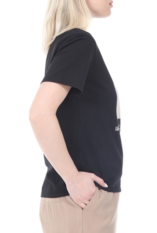 KENDALL + KYLIE-Γυναικείο t-shirt KENDALL + KYLIE PHOTO SQUARE μαύρο