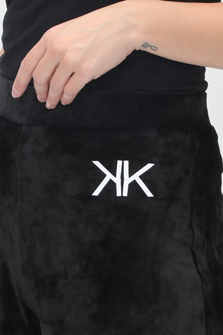KENDALL + KYLIE-Γυναικείο αθλητικό παντελόνι KENDALL + KYLIE ACTIVE VELVET FLARE μαύρο