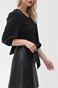 KENDALL + KYLIE-Γυναικεία cropped μπλούζα KENDALL + KYLIE μαύρη