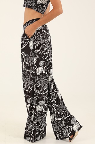 KENDALL+KYLIE-Γυναικεία φαρδιά παντελόνα KENDALL+KYLIE PRINT FLARED PANTS ασπρόμαυρη
