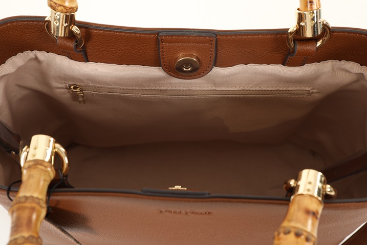 FOLLI FOLLIE-Γυναικεία δερμάτινη τσάντα tote FOLLI FOLLIE Harmony με λαβές bamboo καφέ