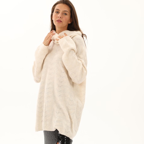 ATTRATTIVO-Γυναικείο μακρύ oversized πουλόβερ ATTRATTIVO 9P20385 εκρού