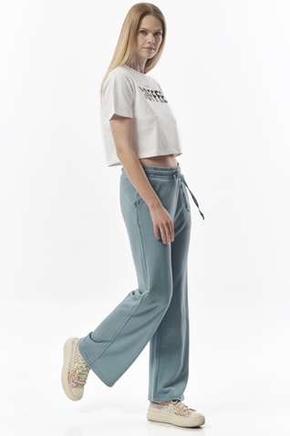 BODY ACTION-Γυναικείο cropped t-shirt BODY ACTION 051325-01 λευκό