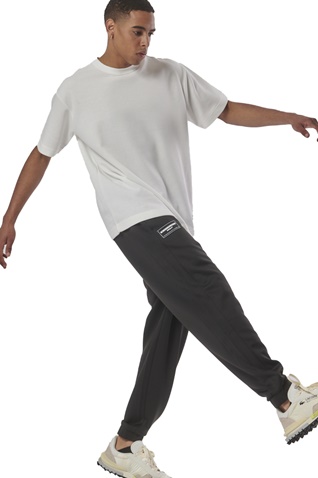 BODY ACTION-Ανδρικό παντελόνι φόρμας BODY ACTION 023431-01 μαύρο