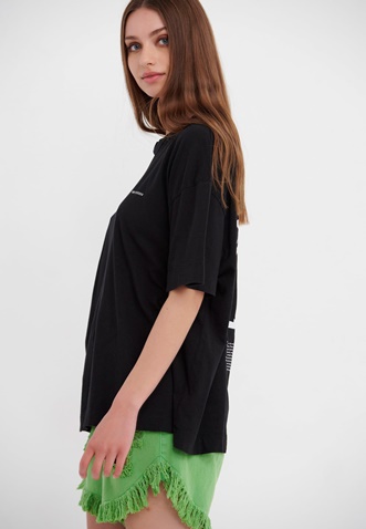 FUNKY BUDDHA-Γυναικείο t-shirt FUNKY BUDDHA loose fit μαύρο