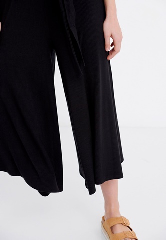 FUNKY BUDDHA-Γυναικεία cropped wide leg παντελόνα FUNKY BUDDHA μαύρη