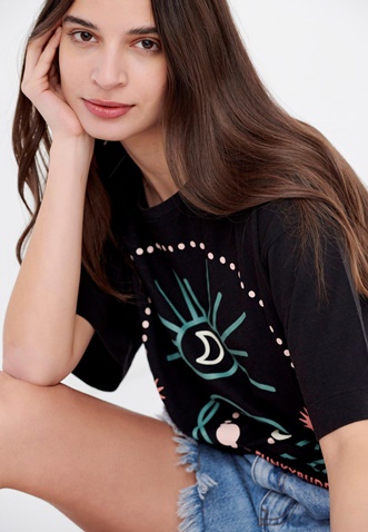 FUNKY BUDDHA-Γυναικείο oversized t-shirt FUNKY BUDDHA μαύρο