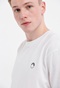 FUNKY BUDDHA-Ανδρικό t-shirt FUNKY BUDDHA λευκό με τύπωμα στο στήθος