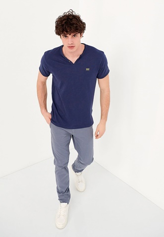 FUNKY BUDDHA-Ανδρικό essential t-shirt FUNKY BUDDHA μπλε με λαιμό henley