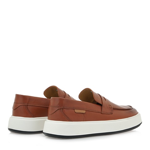 FAMPER-Ανδρικά παπούτσια loafers FAMPER Q555V2902 καφέ ταμπά