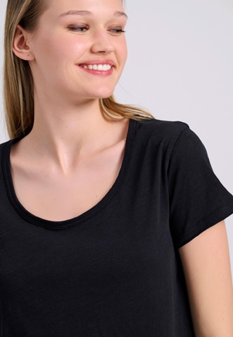FUNKY BUDDHA-Γυναικείο t-shirt FUNKY BUDDHA FBL009-101-04 μαύρο
