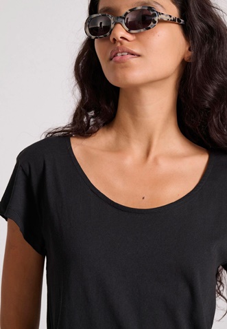 FUNKY BUDDHA-Γυναικείο t-shirt  FUNKY BUDDHA FBL009-105-04 μαύρο