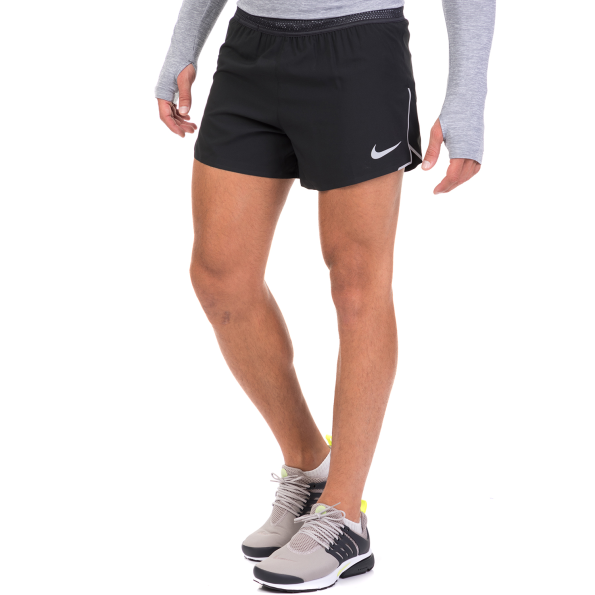 Ανδρικό σορτς για τρέξιμο NIKE AROSWFT SHORT 4IN μαύρο Ανδρικά