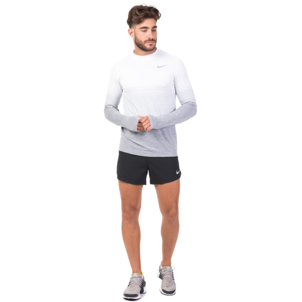 Ανδρικό σορτς για τρέξιμο NIKE AROSWFT SHORT 4IN μαύρο Ανδρικά