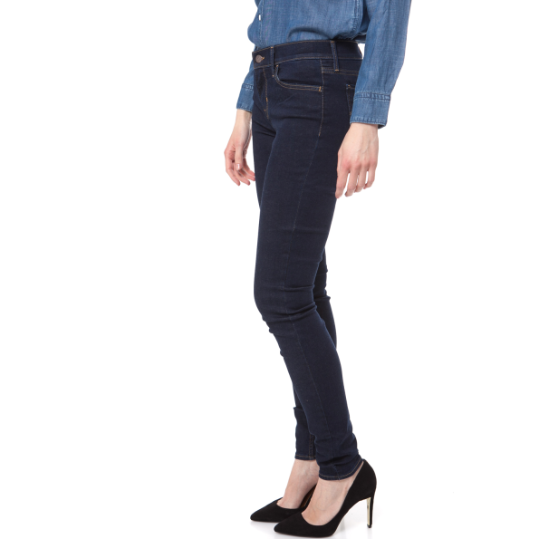 Γυναικείο τζιν παντελόνι Levis INNOVATION SUPER SKINNY σκούρο μπλε Γυναικεία