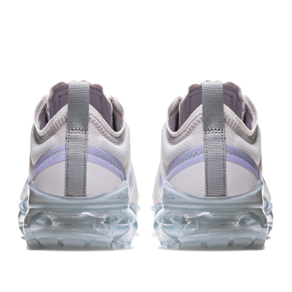 Γυναικεία αθλητικά παπούτσια NIKE AIR VAPORMAX 2019 SE λευκά Γυναικεία