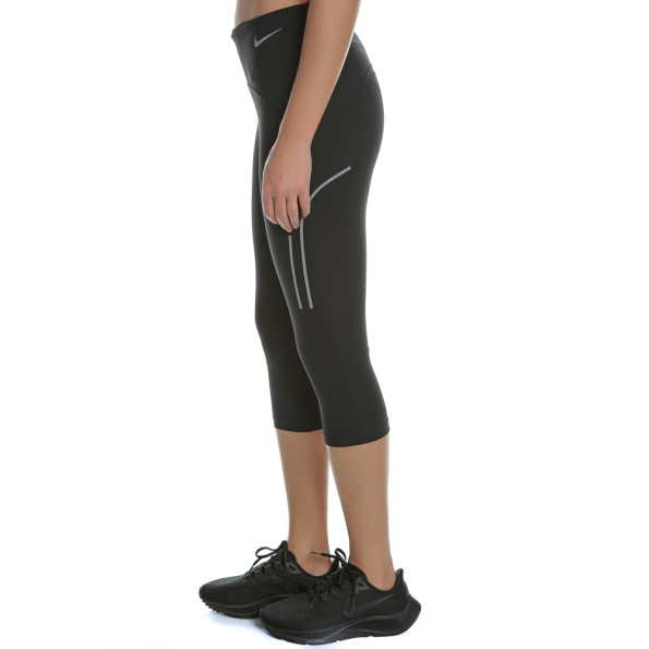 Γυναικείο κολάν NIKE SPEED CAPRI MATTE  3/4 μαύρη Γυναικεία