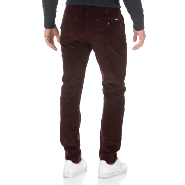 Ανδρικό παντελόνι LEVIS TRUE CHINO MULLED WINE 8W μπορντό Ανδρικά