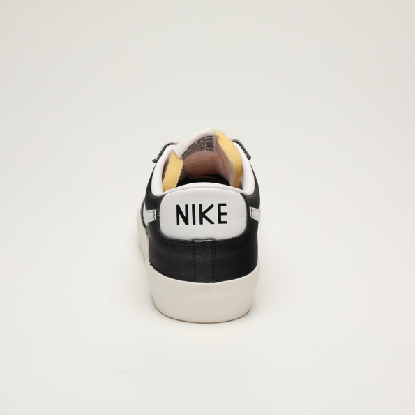 Ανδρικά παπούτσια sneakers NIKE DA6364 BLAZER LOW 77 VNTG μαύρα λευκά Ανδρικά