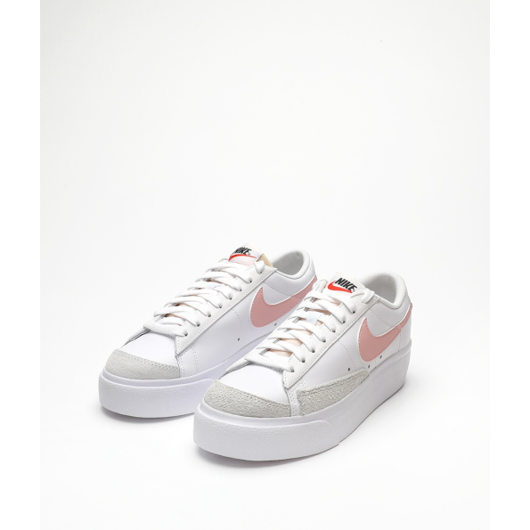 Γυναικεία sneakers NIKE BLAZER LOW PLATFORM λευκά ροζ