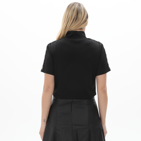 Γυναικεία cropped μπλούζα KENDALLKYLIE KKW.2W1.016.014 DETAILED μαύρη Γυναικεία