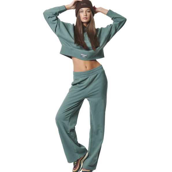 Γυναικεία oversized cropped φούτερ μπλούζα BODY ACTION 061430-01 πράσινη Γυναικεία