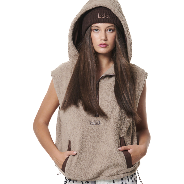 Γυναικεία sherpa αμάνικη μπλούζα BODY ACTION 061435-01 καφέ
