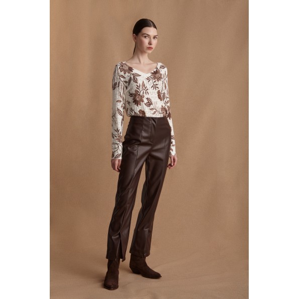 Γυναικεία πλεκτή μπλούζα MARINA V PARIS FW24-057 λευκή Γυναικεία πλεκτή μπλούζα MARINA V PARIS FW24-057 λευκή