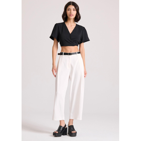 Γυναικεία cropped παντελόνα FUNKY BUDDHA FBL009-119-02 λευκή