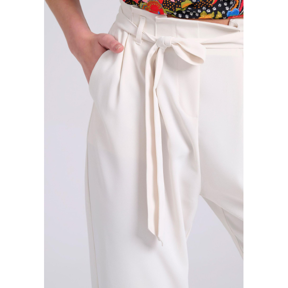 Γυναικείο cropped παντελόνι FUNKY BUDDHA FBL009-118-02 λευκό 
