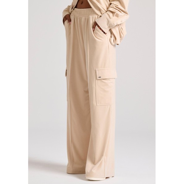 Γυναικείο βελουτέ cargo παντελόνι FUNKY BUDDHA FBL010-117-02 μπεζ