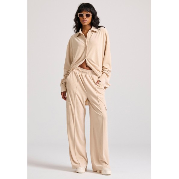 Γυναικείο βελουτέ cargo παντελόνι FUNKY BUDDHA FBL010-117-02 μπεζ Γυναικεία
