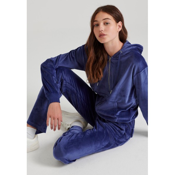 Γυναικείο βελουτέ παντελόνι φόρμας FUNKY BUDDHA FBL010-100-02 μοβ Γυναικεία