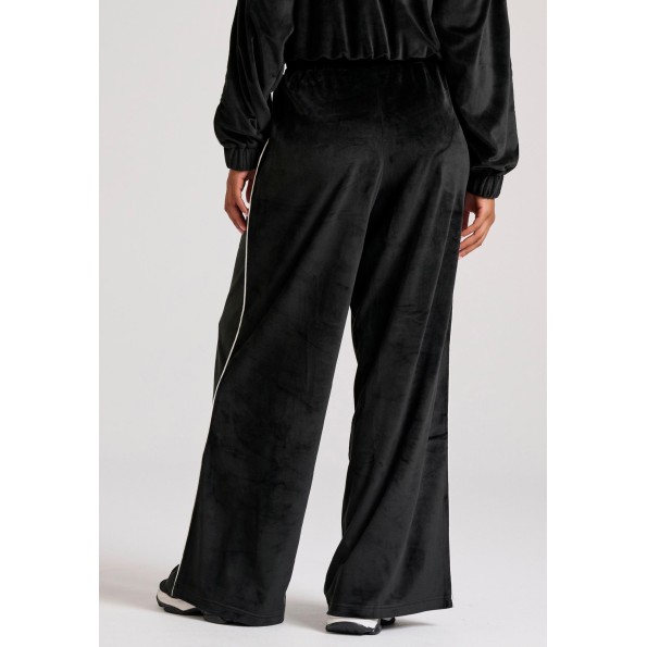 Γυναικείο βελουτέ παντελόνι φόρμας FUNKY BUDDHA FBL010-102-02 μαύρο Γυναικεία