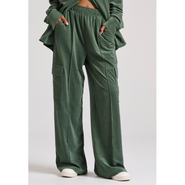 Γυναικείο βελουτέ cargo παντελόνι FUNKY BUDDHA FBL010-117-02 πράσινο