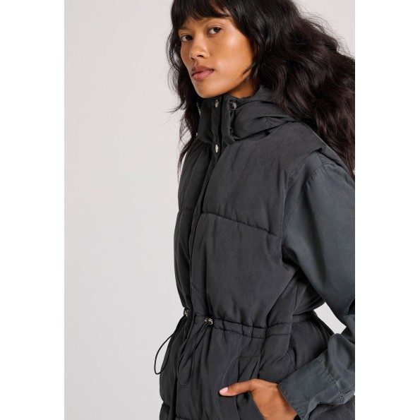 Γυναικείο αμάνικο puffer μπουφάν FUNKY BUDDHA FBL010-113-01 μαύρο Γυναικεία
