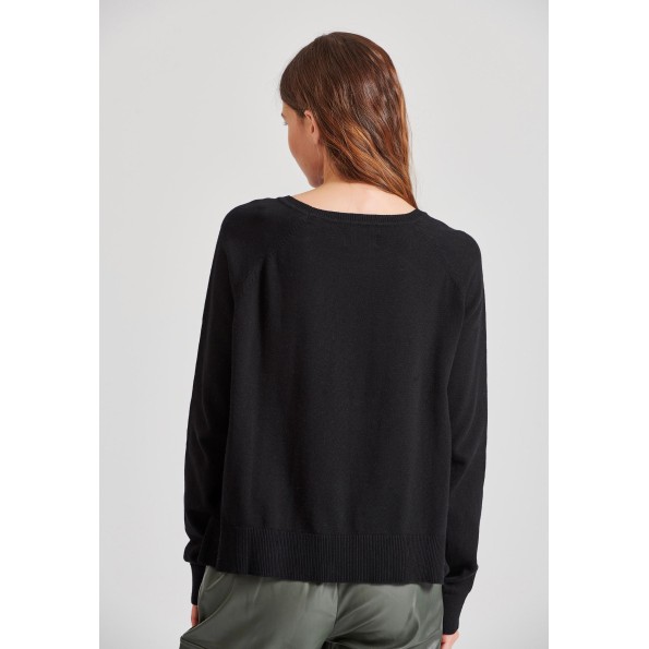 Γυναικεία πλεκτή μπλούζα FUNKY BUDDHA FBL010-100-09 μαύρη Γυναικεία