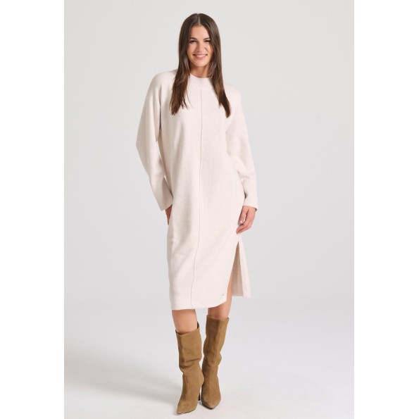 Γυναικείο πλεκτό midi φόρεμα FUNKY BUDDHA FBL010-106-13 εκρού Γυναικείο πλεκτό midi φόρεμα FUNKY BUDDHA FBL010-106-13 εκρού