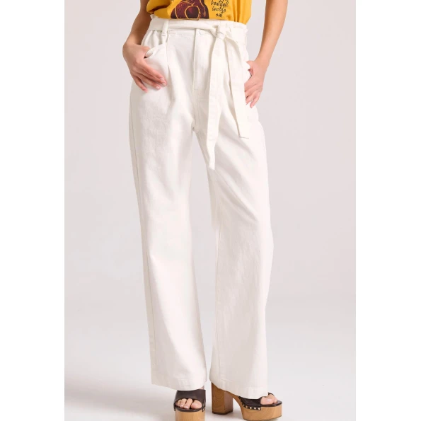 Γυναικεία τζιν παντελόνι FUNKY BUDDHA FBL009-166-02 λευκό