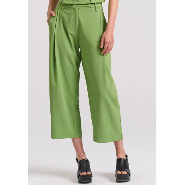 Γυναικεία cropped παντελόνα FUNKY BUDDHA FBL009-119-02 πράσινο